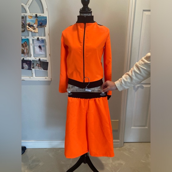 Dance costume - Picture 1 of 3